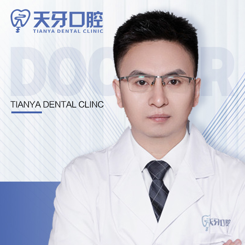 靳旭周