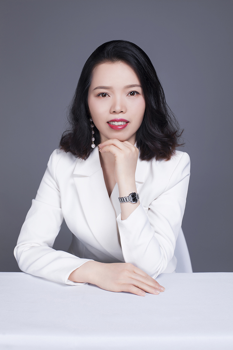 柏玲