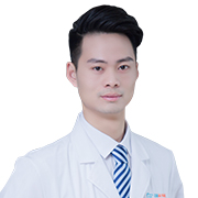李小伟