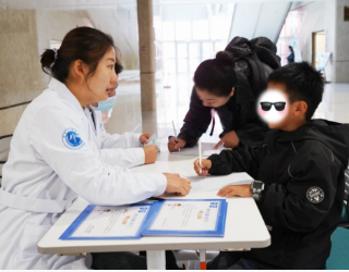 解锁“医生”角色，守护健康成长！徐报小记者团职业体验活动完美收官